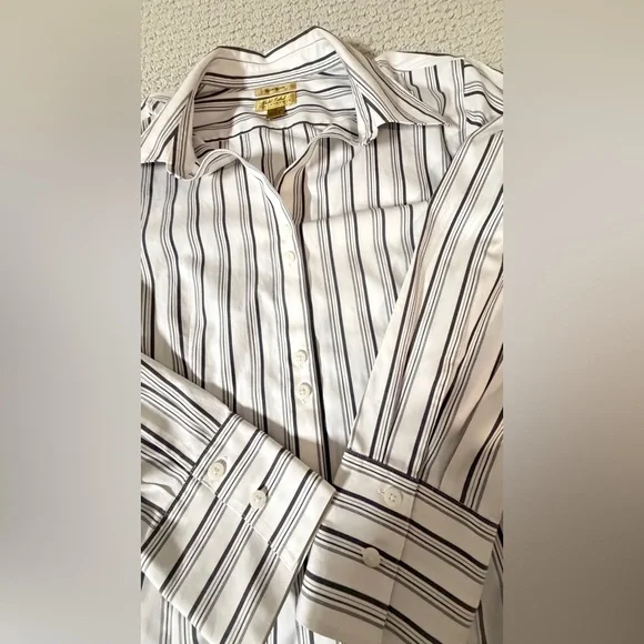 Gold Label Investments Elegant Striped Button-Down Shirt - Picture 6 of 8